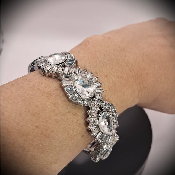 Vintage Kramer Art Nouveau Bold Rhinestone Bracelet Hinge Clasp Siver Clear CZ - Picture 2 of 10
